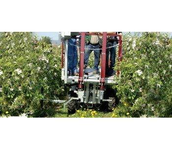 Model 135 / 2500 X 135 - Leveling Self Propelled Fruit Harvester