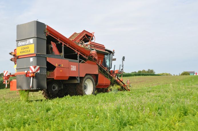 2-row top lifting harvester with bunker-2