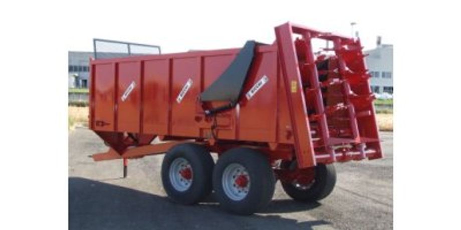 BICCHI - Model BV - Tandem Axle Manure Spreaders with 2 Giant Vertical Beaters