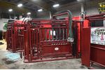 Stampede Steel - Hydraulic Cattle Squeeze