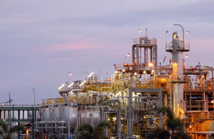Flow & energy management solutions for oil and petrochemical industry - Oil, Gas & Refineries