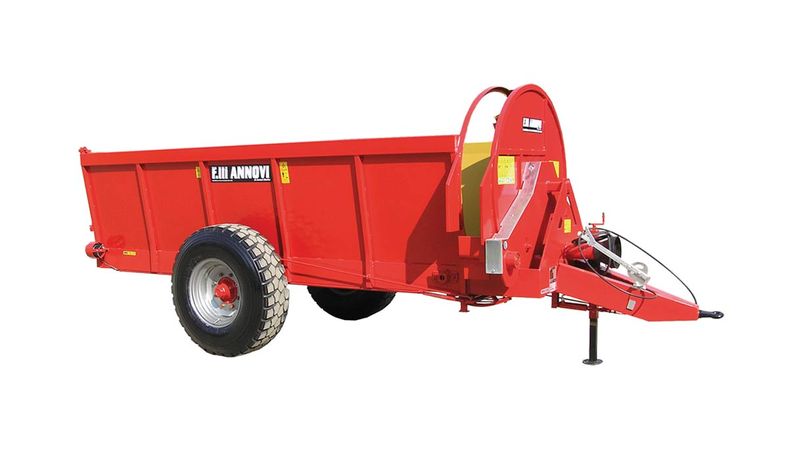 Model A75 - Open Field Front Laterally Manure Spreader