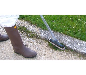 A Hand-Held Weed Wiper for Application of Systemic Herbicides-2