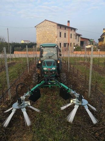 Fama - Model RX300 - RX150 - Vine Running Windrowers