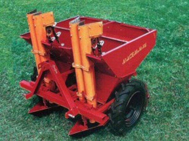 Lidselmash - Model L-201 - 2-Row Automatic Elevator Mounted Potato Planter