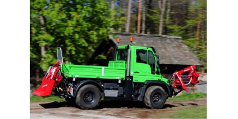MAXWALD UNIMOG - Front Winches