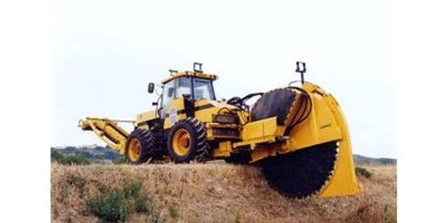 UNAC - Model 300P - Trencher on Tyres