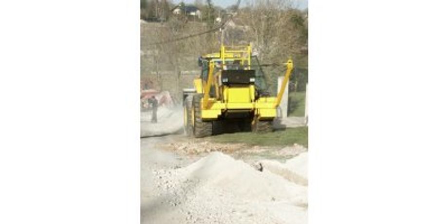 UNAC - Model 500P - Trencher on tyres