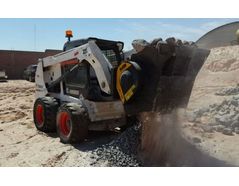 Skid steers, loaders, backhoe loaders: 9 tips to use your equipment to its fullest