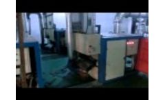Waste clothes recycling machine
