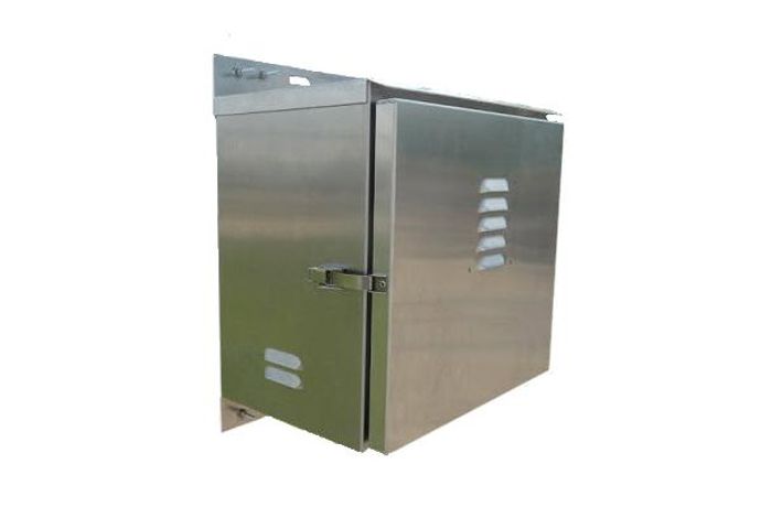 Bison - Model 1 - Battery Solar Enclosure Features