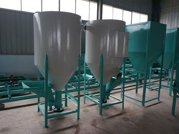 Vertical Feed Mixer Manufacturer Feed Mixing Machine On Sale-0