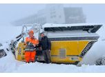 RM crusher and screen process rock at over 3000 metres