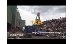 Movable metal scrap car compress baler mobile compactor machine Video