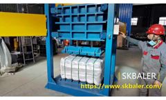Clothing bailer au Australia, second hand clothes baler machine, old clothing baling press machine- Video