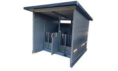 Topcalf - Double Calf Hutch with Roof