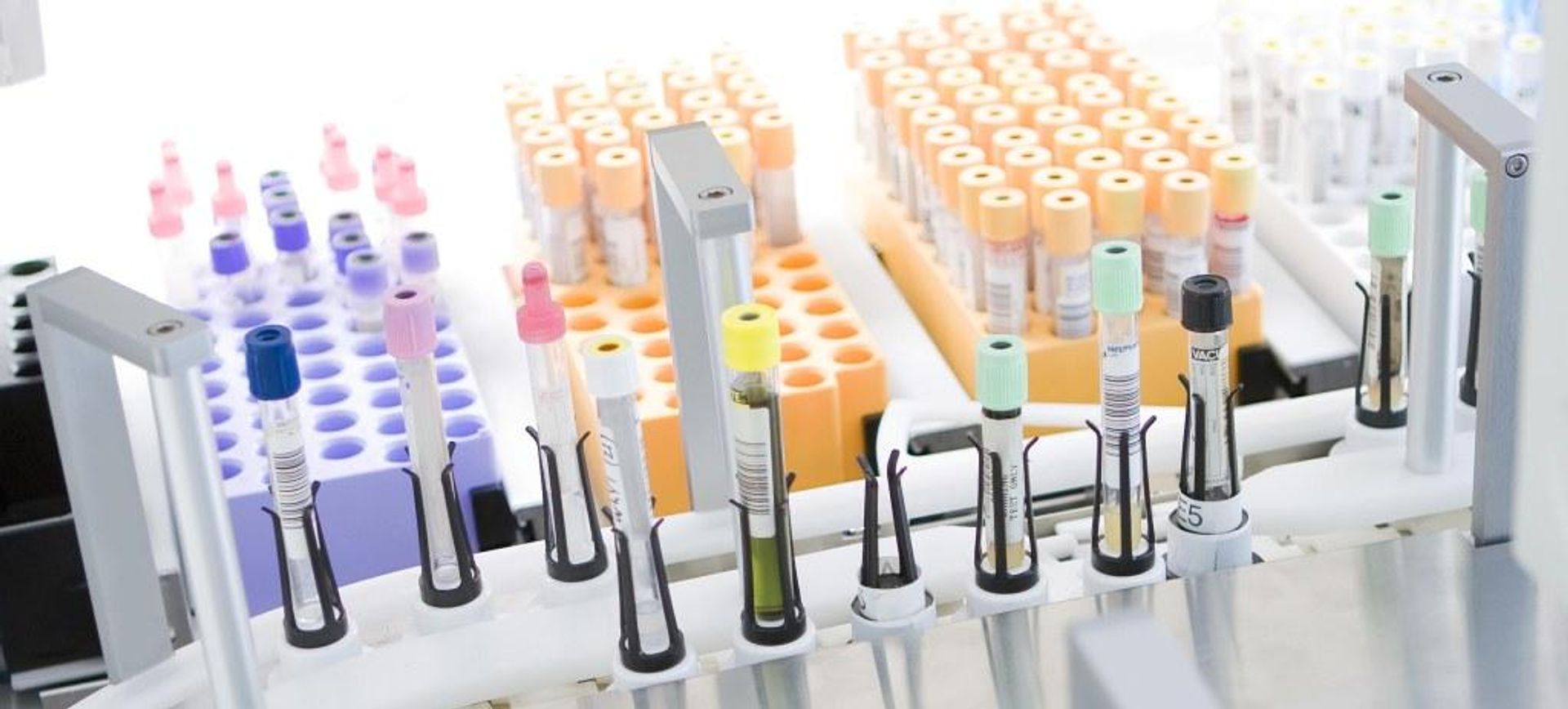 Aim Lab AIM3200 Liquid Autosamplers Compact Liquid