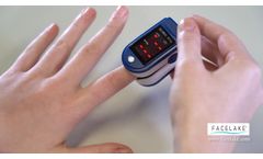 Facelake FL400 Pulse Oximeter batteries installation and screen protector removal - Video