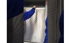 Hydraylic Run Down Screen filters products in industrial filtration process - Video