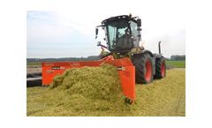 Holaras - Maize Leveller Spreads Silage