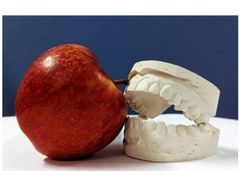 “An apple a day keeps the doctor away”: oral health requires an interdisciplinary approach