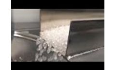 Vibration technology in slow motion: compact feeder - Video