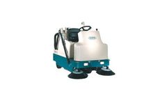 Tennant - Model 6200 - Compact Rider Sweeper