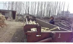 Double roller wood log debarker | Tree bark peeling machine - Video