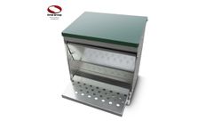 Ormi Farm - Model Jerry - Treadle Poultry Feeder