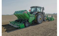 Metric AVR - Model Ceres 440 - Four-row Mounted Planter