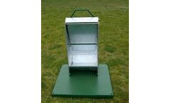 John-Harvey - Farrow Feeder