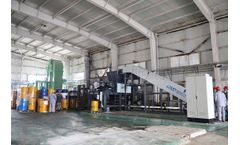 Intelligent Hazardous Waste Shredder Machine for Paint Bucket, Oil Drum, Oil Cloth Crushing - Video