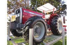 Massey Ferguson - Model 385 4WD - Tractor