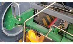 Professional introduction of 220 horsepower 4 rows corn harvester 4YZ-4S - Video