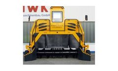 HR II-3000 Self-Propelled Compost Turning Machine