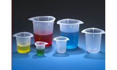 Globe Tri-Corner - Tri Pour Plastic Beakers