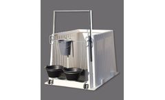 Vig-O-Comfort - Cabrio Standard With 2 Wheels With Galvanized Door With Teat Bucket Holder and 2 Buckets + 2 Bucket Holder