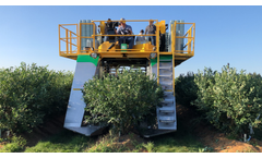 Oxbo - Model 7450 - Berry Harvester