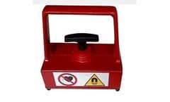 Torneria - Magnet with Release Lever