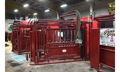 Stampede Steel - Hydraulic Cattle Squeeze