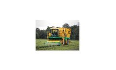 Oxbo - Model GB7133 - Green Bean and Soya Harvester