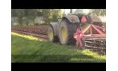 John Deere 6150R Met Evers 5 Tands Culivator  Video