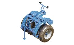 Religieux-Frères - Model Tapir 125 - Tire Roller Compactor for Soil Leveling