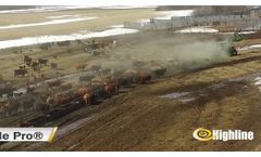 Highline® CFR1251 Bale Pro with Feed Chopper™ and Metered Grain Insertion (MGI™) - Video