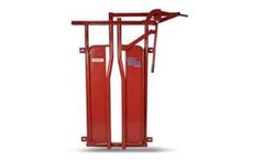 Tarter CattleMaster - Model 3 Series - Manual Headgate Squeeze Chutes