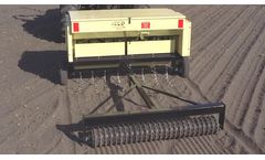 Truax - Pull Type Broadcast Seeder