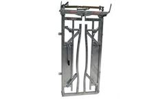 Nugent - Universal Head Locking Gate