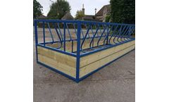 John Shepherd - Model J Bar - Diagonal Open Base Livestock Feeder