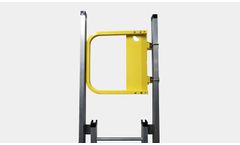 DeMuth - Self Closing Gate