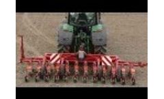 Salt Spreading with the Vicon pendulum spreader - Video